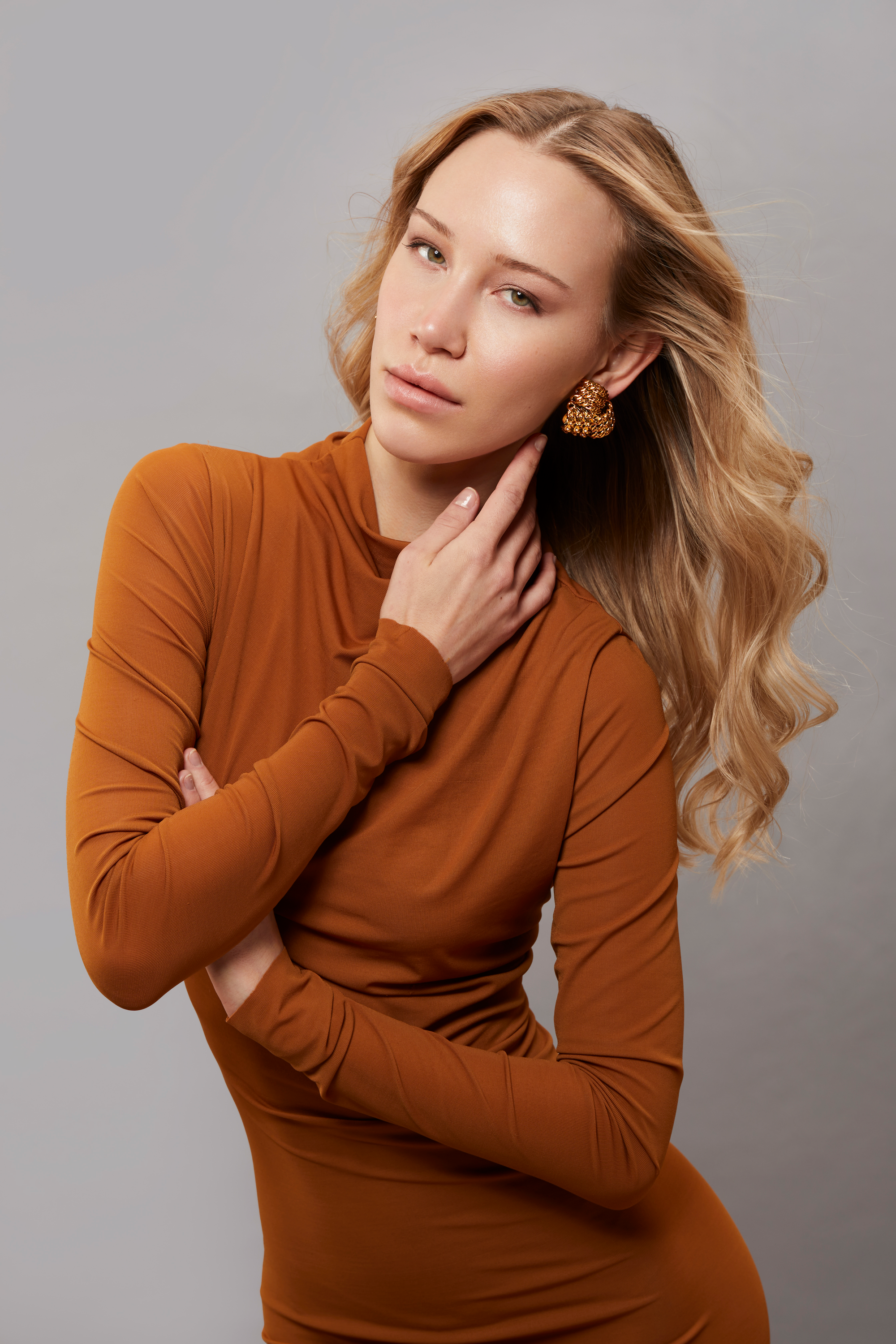 The Lucy Link Studs in Gold