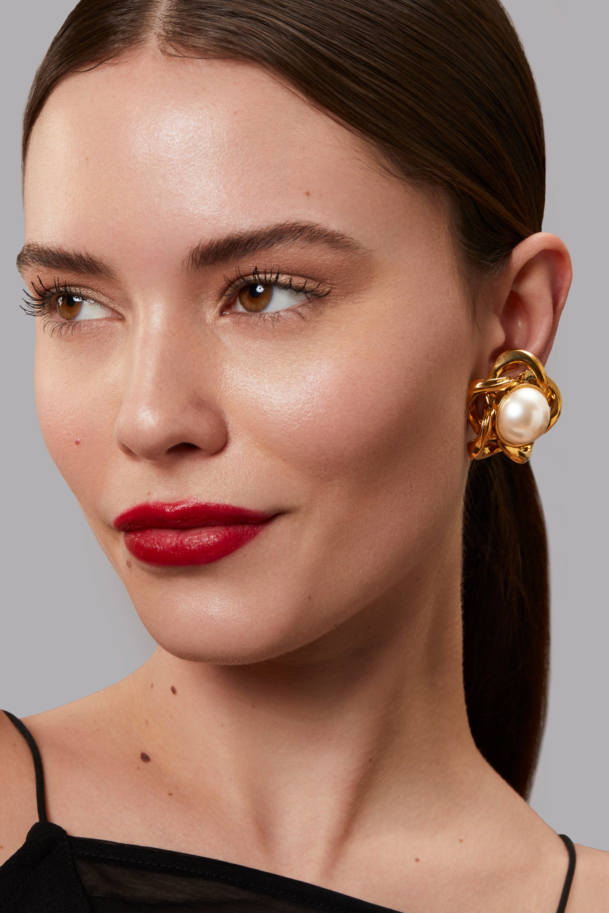 Gigi Pearl Earrings